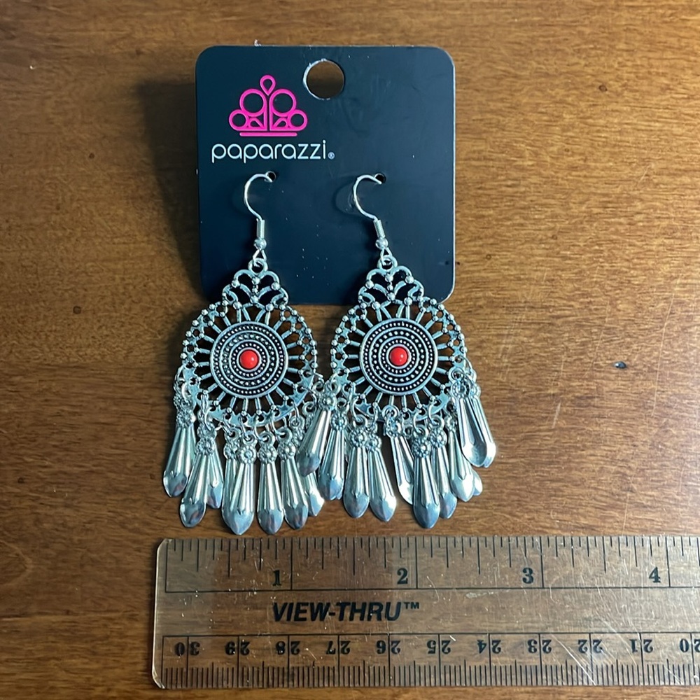 Paparazzi Dreamcatcher Earrings. NWT - Picture 4 of 4